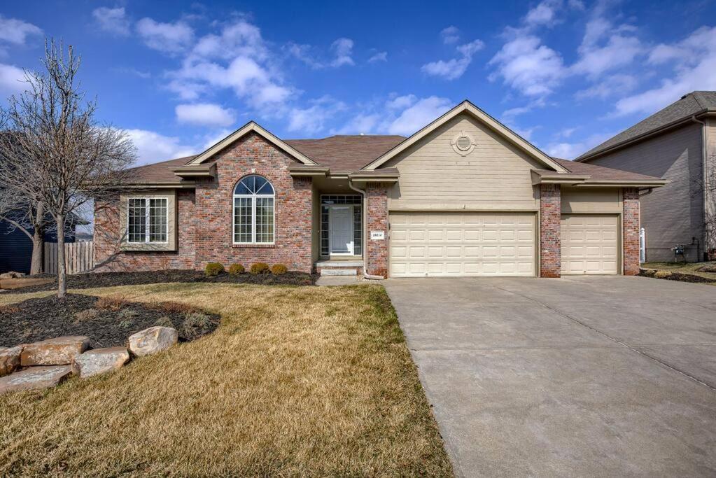 Villa Spacious Pool House With Tons Of Amenities! à Omaha Extérieur photo